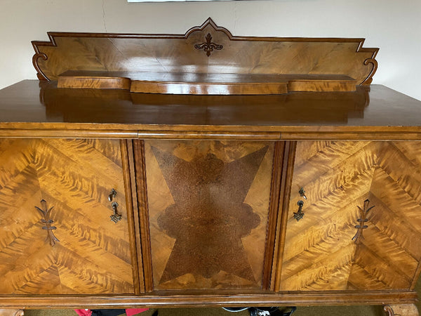 Holzschrank